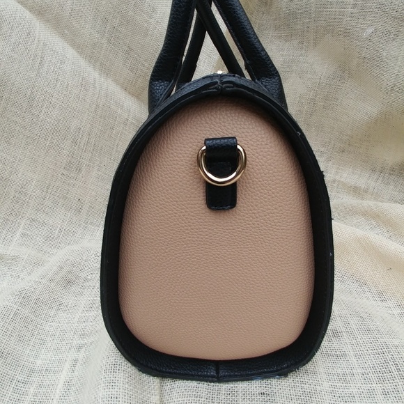 Wilson Leather Black Rivet Tan Handbag - Picture 4 of 7